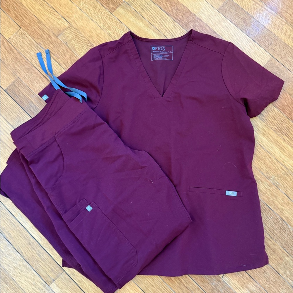 Figs Maroon Scrub Set